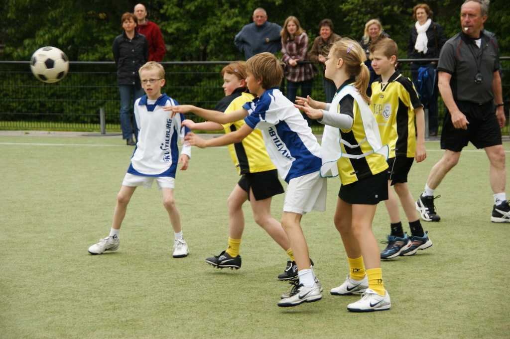 Korfbal E2  8 mei 2010 -11.JPG